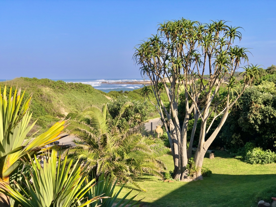 5 Bedroom Property for Sale in West Beach Eastern Cape